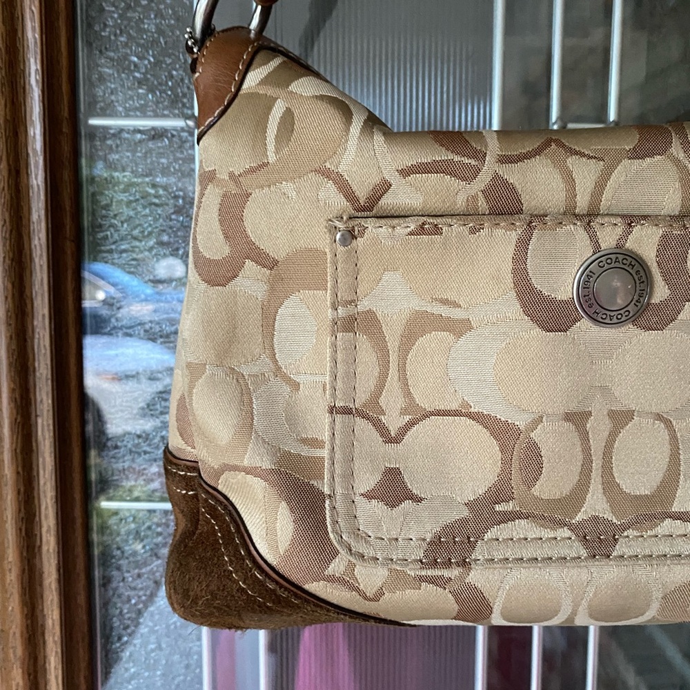 Coach bag w/ signature logo. Canvas with suede -leather strap. GREAT CONDITION. - Picture 7 of 16